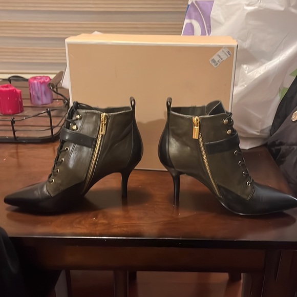 Brand new!! Michael kors bootie - Picture 4 of 5